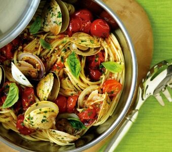 Clams and Cherry Tomatoes with Linguine