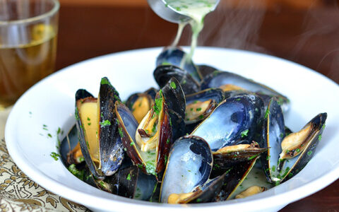 Exotic Thai Curry Mussels
