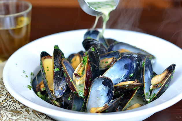 Exotic Thai Curry Mussels